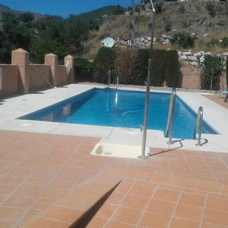 Precioso Apartamento En Complejo Residencial. Alcaucín Buitenkant foto